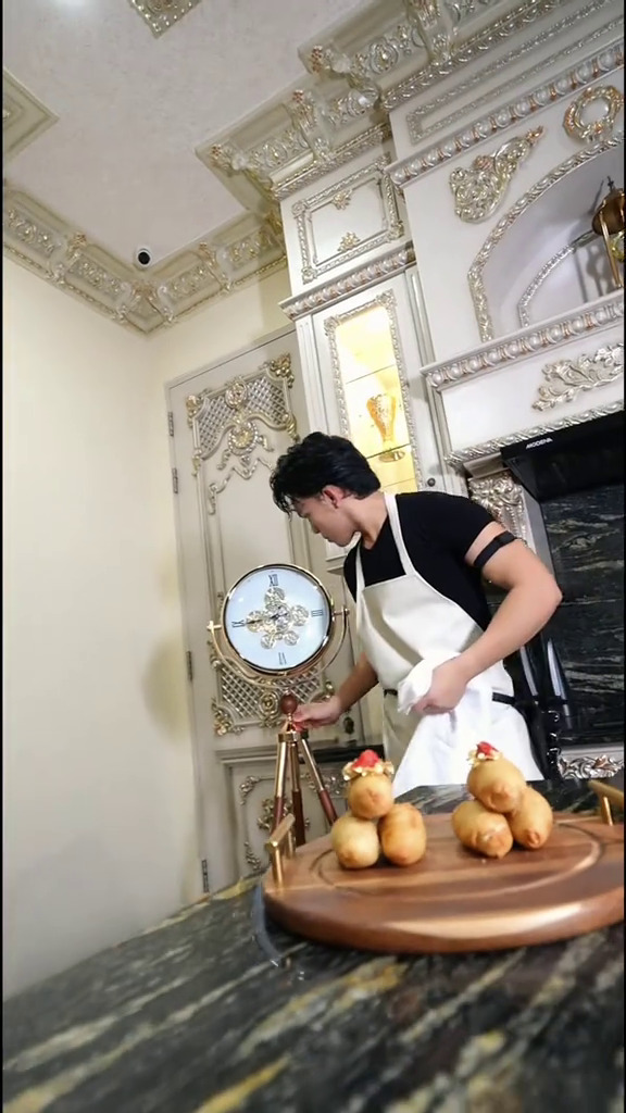 Rumah barunya ditaksir Rp120 M, intip 9 potret dapur Saaih Halilintar dekorasinya mewah bak istana