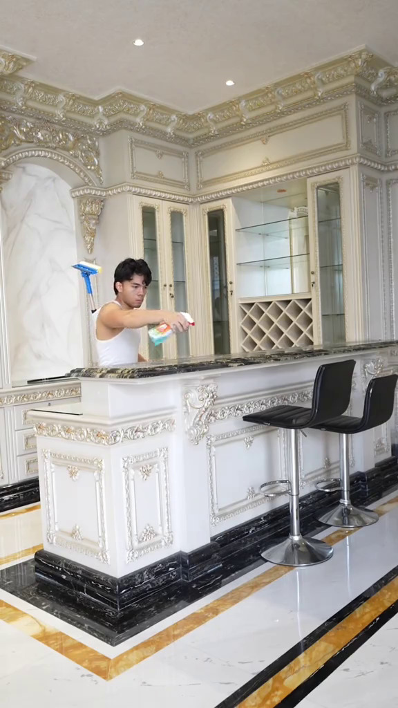 Rumah barunya ditaksir Rp120 M, intip 9 potret dapur Saaih Halilintar dekorasinya mewah bak istana