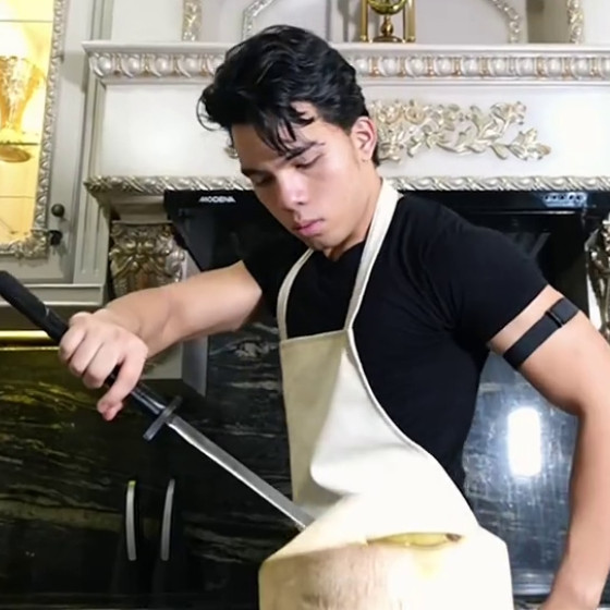 Rumah barunya ditaksir Rp120 M, intip 9 potret dapur Saaih Halilintar dekorasinya mewah bak istana