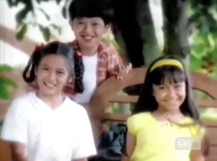 Bintang iklan jajanan anak-anak ini kini hijrah tapi tetap eksis jadi artis, intip 9 transformasinya