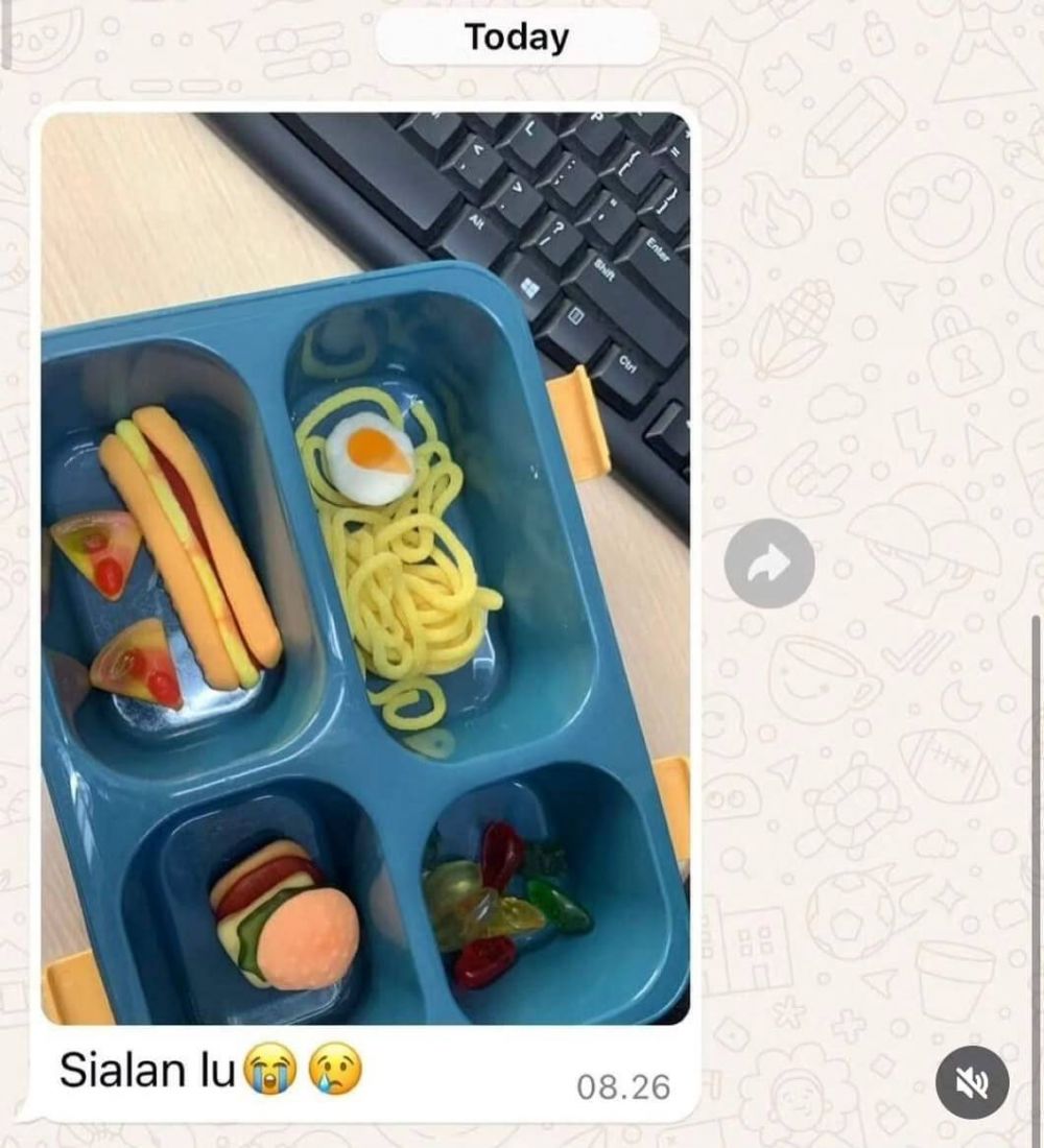 11 Potret lucu ketika dibawain bekel sama bapak ini bentuknya bikin nggak semangat makan