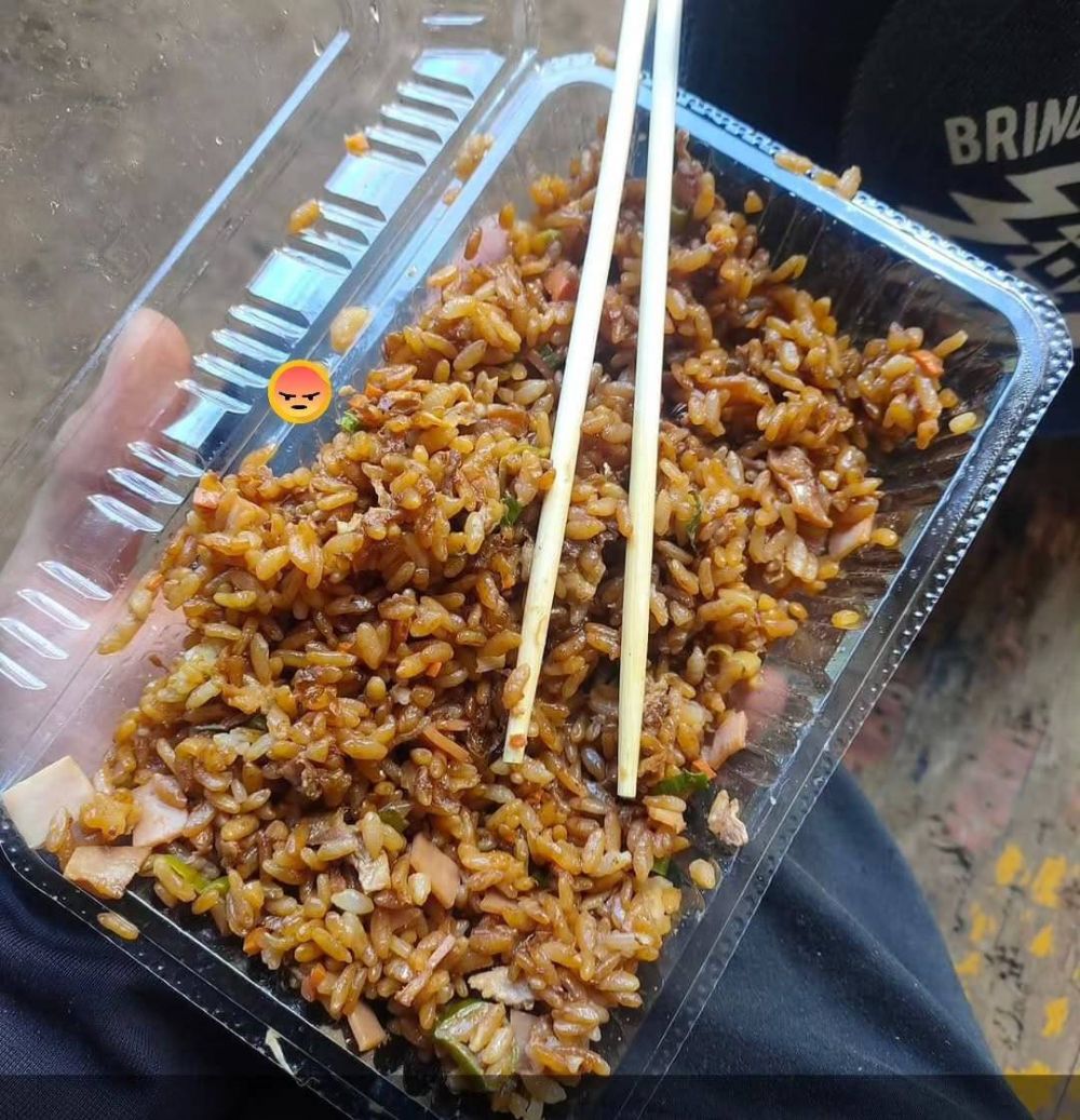 11 Potret lucu ketika dibawain bekel sama bapak ini bentuknya bikin nggak semangat makan