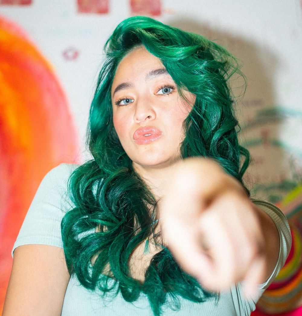 9 Potret Marshanda tampil fresh dan unik dengan rambut hijau ngejreng
