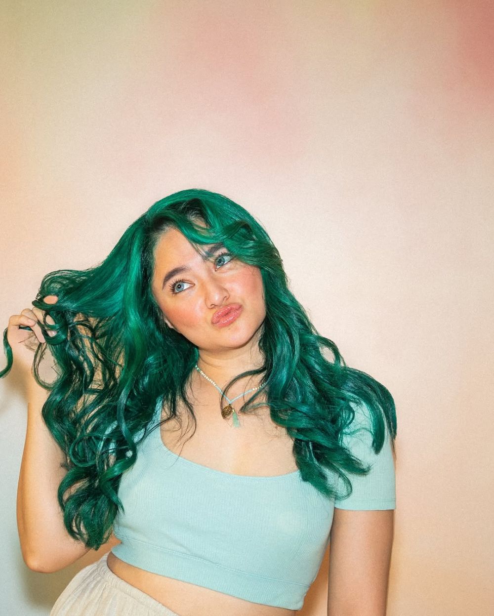 9 Potret Marshanda tampil fresh dan unik dengan rambut hijau ngejreng