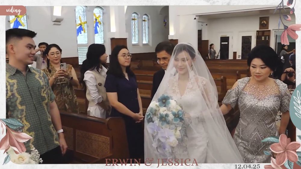 Menikah dengan cinta pertama, ini 9 momen pemberkatan pernikahan Jessica Jane dan Erwin Phang