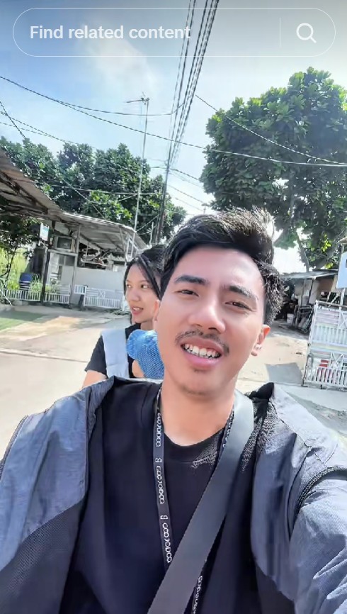 Viral suami ajak istri ke rumah teman, ternyata niatnya beri kado rumah, sampai ditonton 11 juta kali