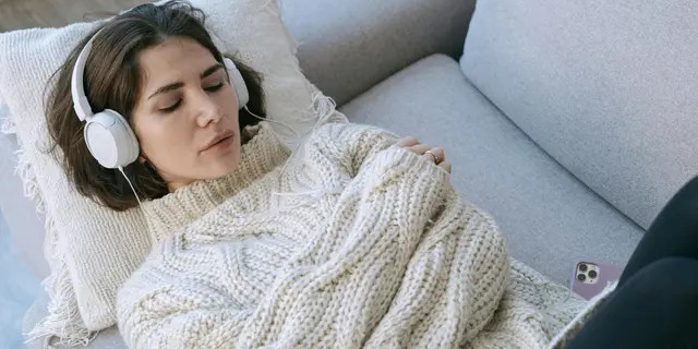 5 Zodiak antidrama yang lebih suka selesaikan masalah dengan kepala dingin