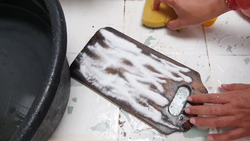 Talenan kayu berjamur menghitam kembali bersih dengan cepat, lakukan trik ini mulai sekarang