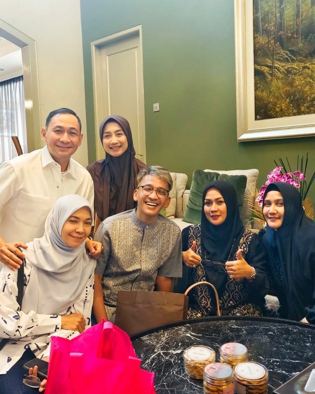 9 Momen halalbihalal seleb lawas era 90-an, kebersamaan Desy Ratnasari dengan Ruben Onsu jadi sorotan