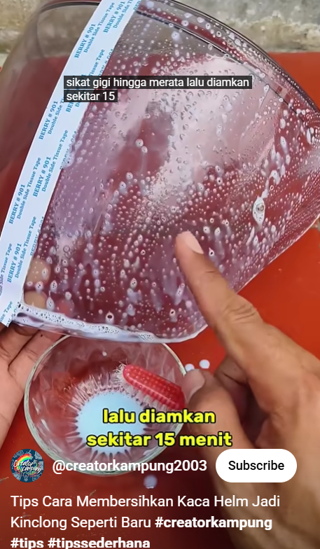 Nggak nyangka tak perlu ke tukang cuci, ternyata helm buluk kotor bisa kinclong lagi dalam 15 menit