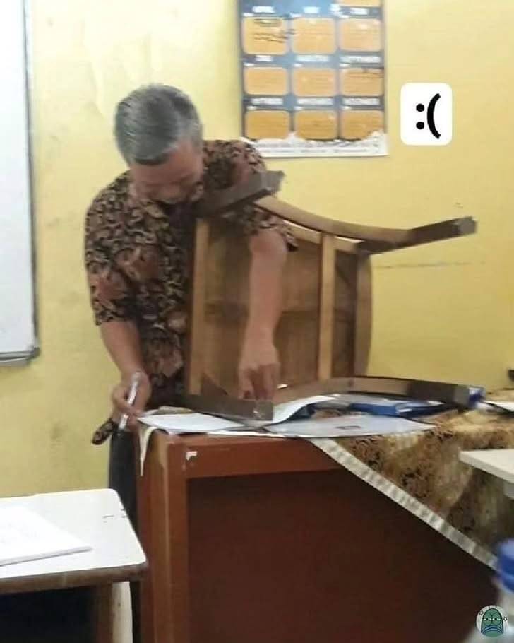 Kalau ada yang susah kenapa harus mudah, 11 potret kocak orang mempersulit diri ini bikin ngakak