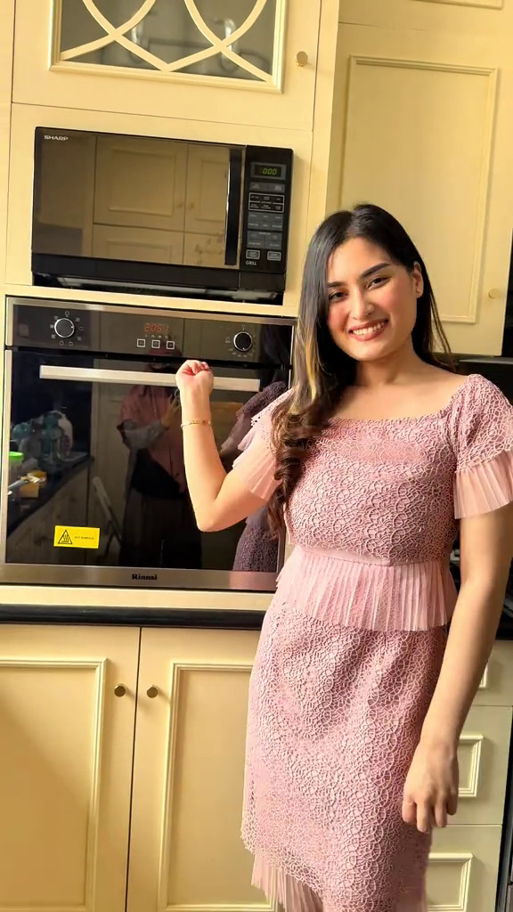 Kini lebih luas, intip 9 potret dapur Adly Fairuz dan Angbeen yang mewah berlapis granit