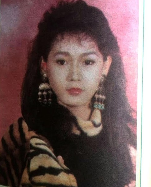 Dulu dibayar Rp20 ribu, wanita pipi tembem ini jadi biduan rumahnya Rp20 M, 9 potretnya di awal karier