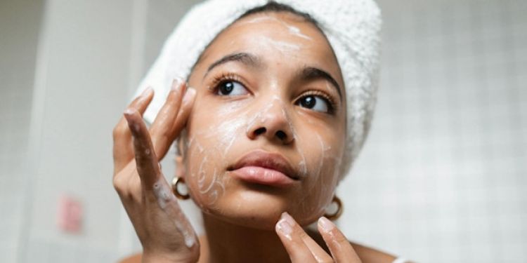 Cara antiribet melawan tanda penuaan pakai 1 jenis sayur, nggak perlu beli skincare wajah