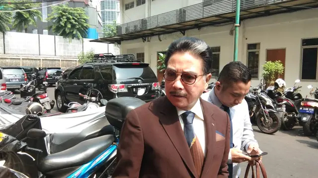 Mengintip kasus yang pernah ditangani Hotma Sitompul, pernah berhadapan dengan Hotman Paris
