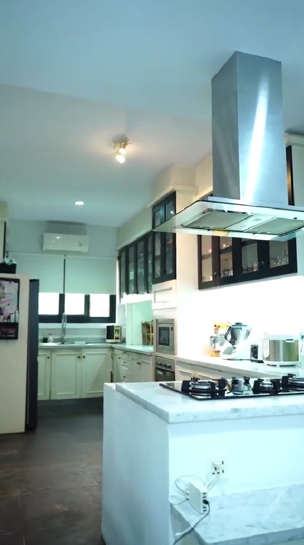 10 tahun dipakai mulai usang, 9 potret dapur baru Marcell Siahaan usai renovasi ini jadi kian estetik