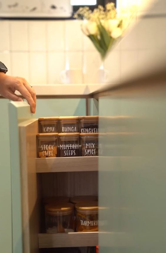 10 tahun dipakai mulai usang, 9 potret dapur baru Marcell Siahaan usai renovasi ini jadi kian estetik