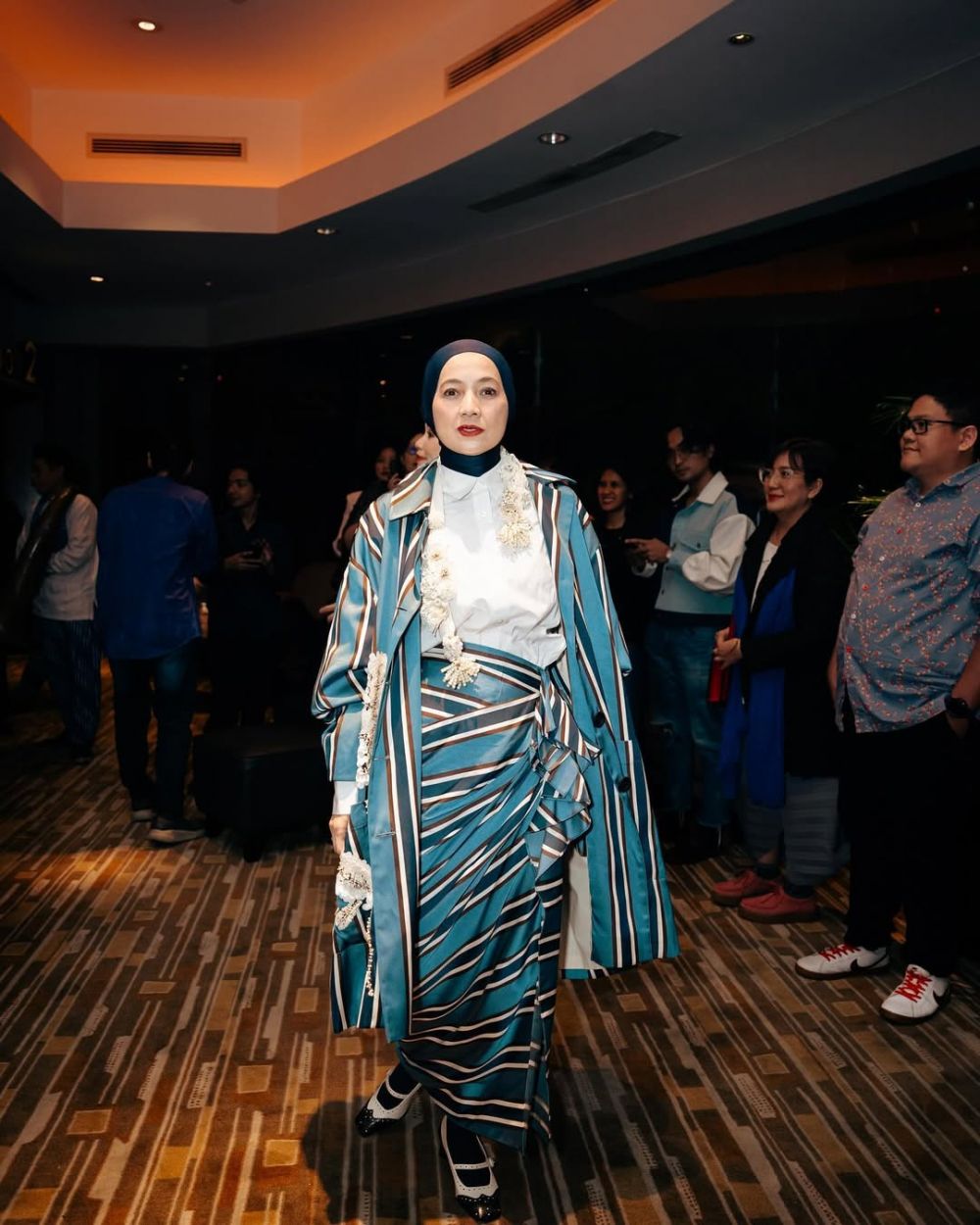 Wanita jadi model majalah ini kerap perankan karakter ibu di berbagai film, intip 9 potret terbarunya