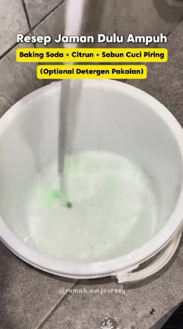 Lantai kamar mandi sekarang tidak bakal licin lagi, ternyata jadi kesat cuma pakai trik ini