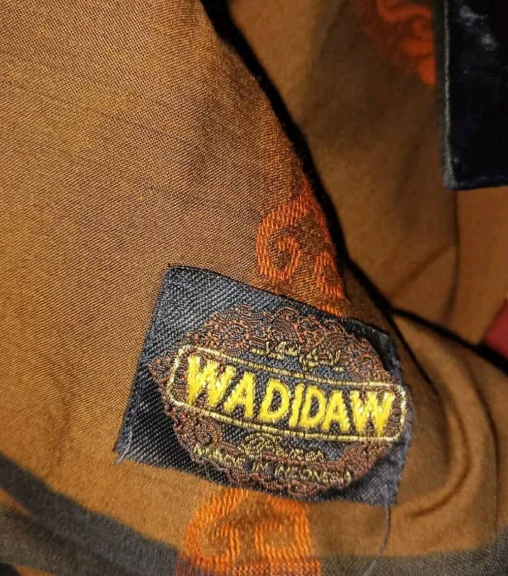 11 Potret lucu plesetan merek dibarang yang dipakai sehari-hari ini bikin ngakak, ada sarung wadidaw