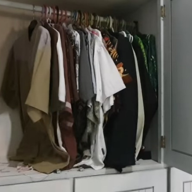 Kini tak perlu simpan kamper lagi, ini cara bikin lemari pakaian wangi bebas apek pakai 1 alat mandi