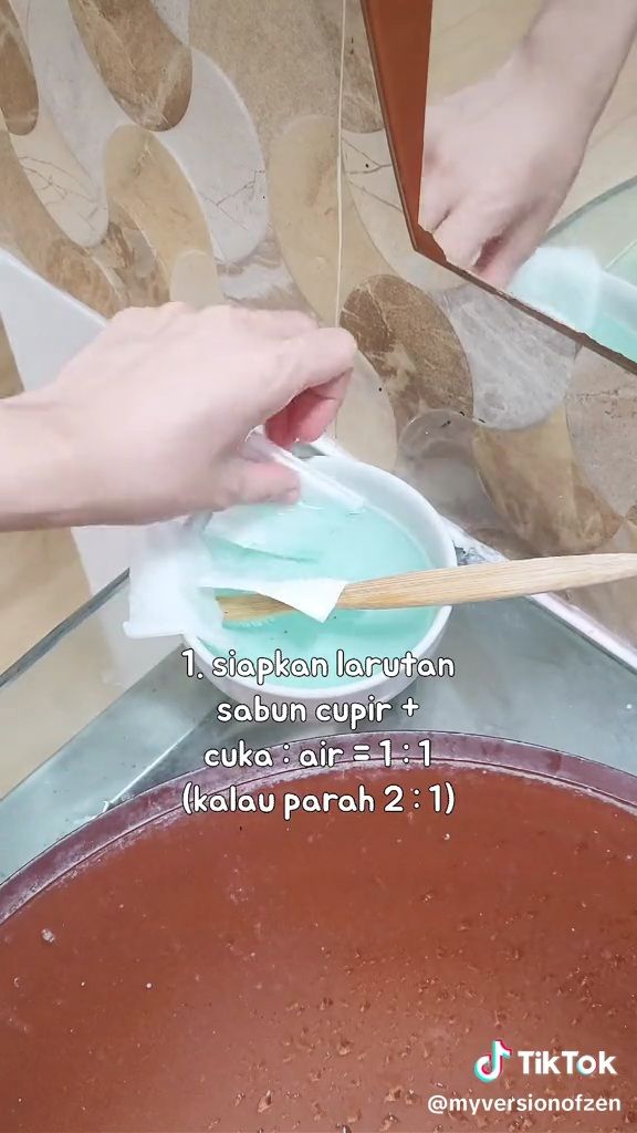 Sabun aja tak cukup, ini cara bersihkan kerak di kaca wastafel dan keran pakai tambahan 1 bahan dapur