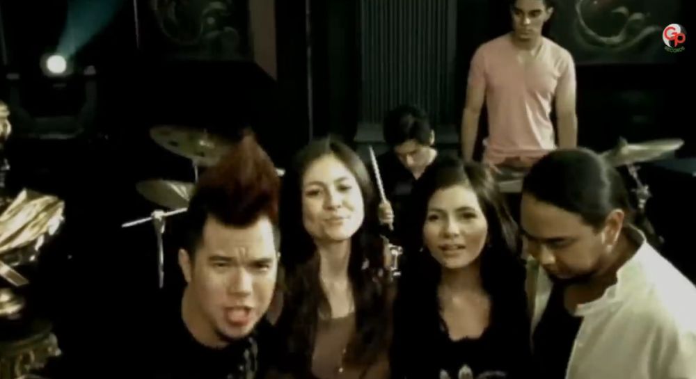 Ternyata Ariel dan Wulan Guritno pernah bareng jadi model video klip Dewa 19, ini 7 potret lawasnya