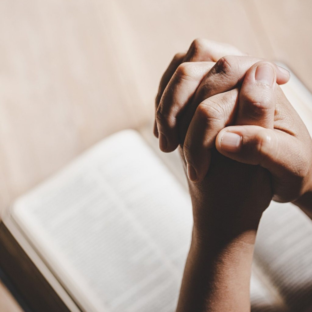 30 Kata-kata alkitab tentang Jumat Agung yang menyentuh hati & penuh makna