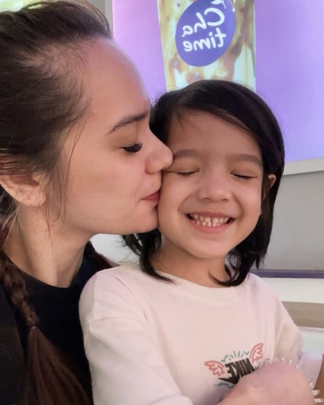 Bocah imut ini gedenya sempat jadi pesinetron tapi pilih vakum kini single mom, ini 11 transformasinya