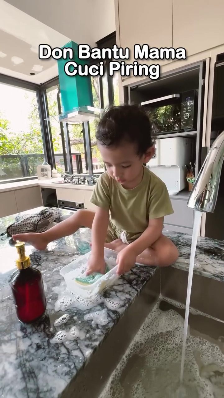 9 Potret dapur baru Jessica Iskandar mewah berlapis granit, tampilannya estetik buat ngonten