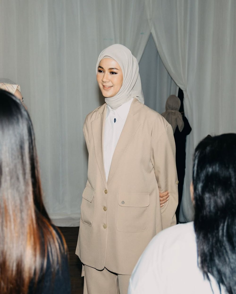 Paula Verhoeven bantah perselingkuhan, datangi Komisi Yudisial untuk laporkan hakim persidangan