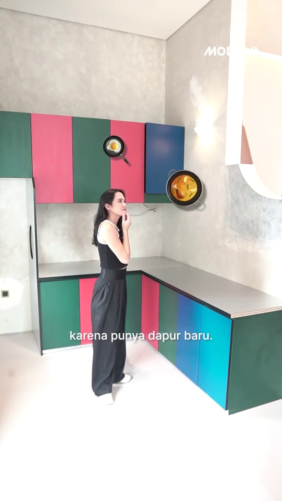 9 Potret dapur baru Sheryl Sheinafia desainnya unik, simpel tapi colorful bikin masak makin bahagia