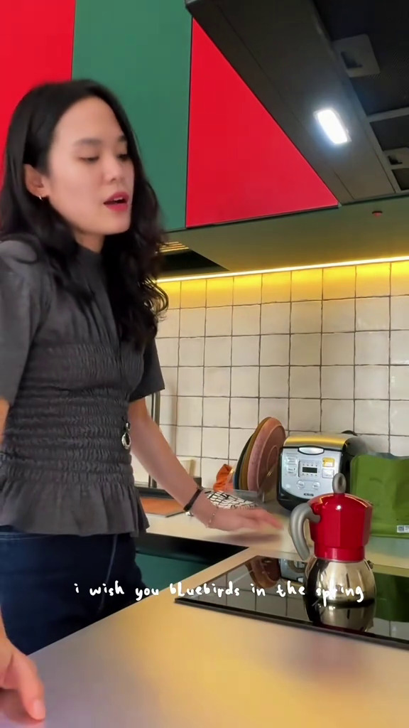 9 Potret dapur baru Sheryl Sheinafia desainnya unik, simpel tapi colorful bikin masak makin bahagia