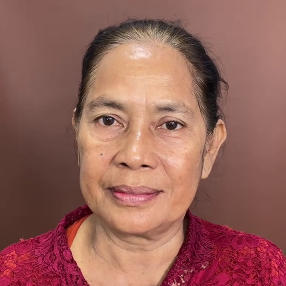 Disebut 20 tahun lebih muda, transformasi ibu pengantin dirias soft glam ini kencang bak facelift