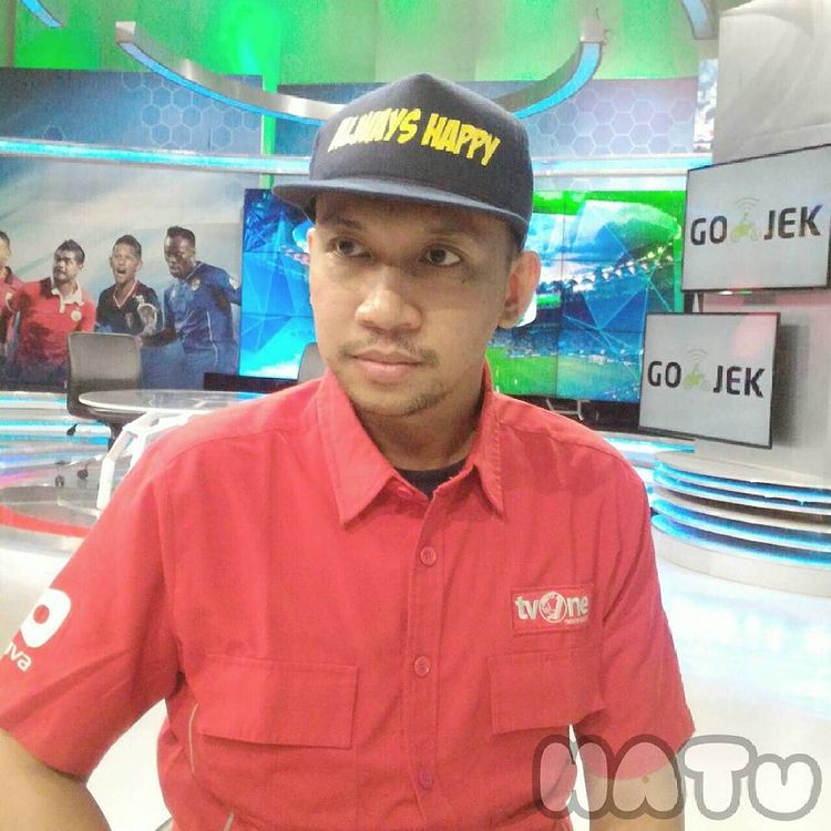 Bocah berkacamata ini vakum jadi artis pilih jadi kru TV, begini 9 potret terbarunya