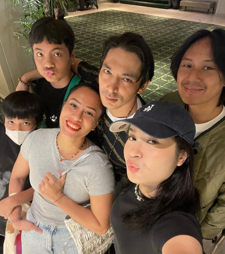 Tak banyak yang tahu, bocah imut ini pernah hidup sebagai anak jalanan, kini sukses jadi aktor top