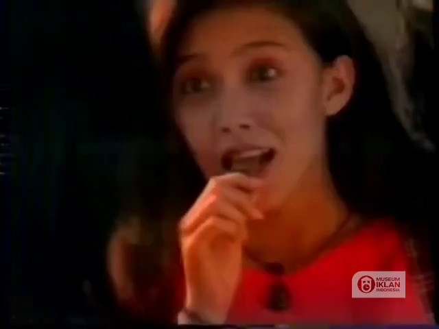 Model cewek di iklan coklat kini jadi pejabat di DPR RI, 9 transformasinya awet muda di usia 51 tahun