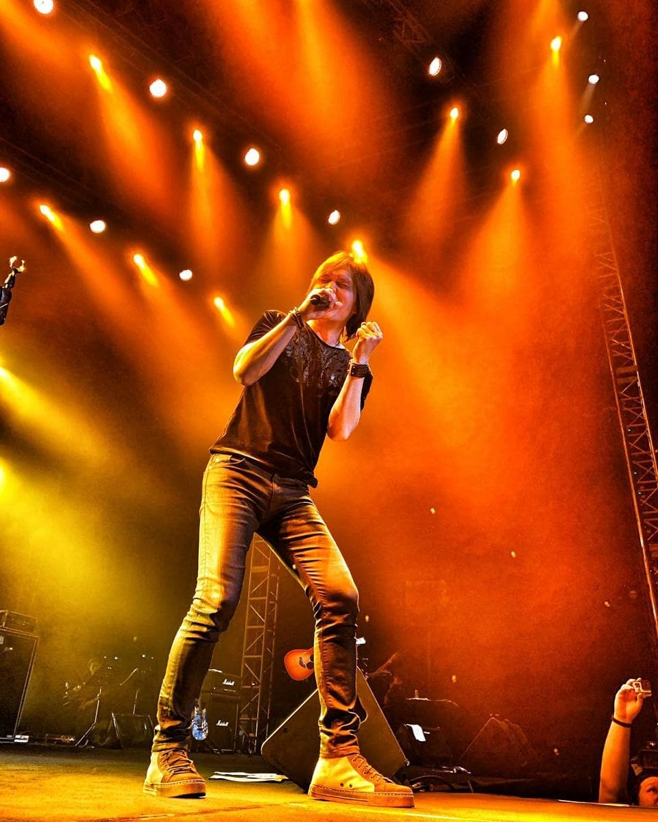 Si kecil ini besarnya kerja kantoran sekarang jadi musisi top, begini 11 potret terkininya