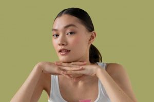 Kini lebih mudah, ternyata begini cara haluskan kerutan wajah pakai krim kolagen dari 1 jenis buah