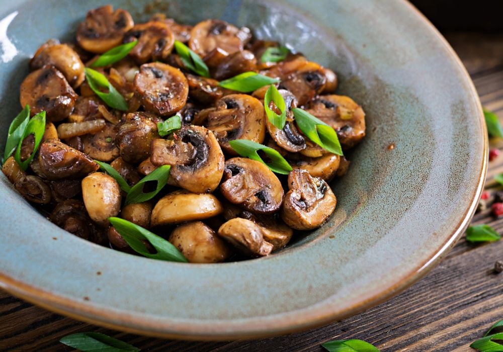 8 Resep tumis jamur kancing yang praktis, lezat, dan bikin nagih