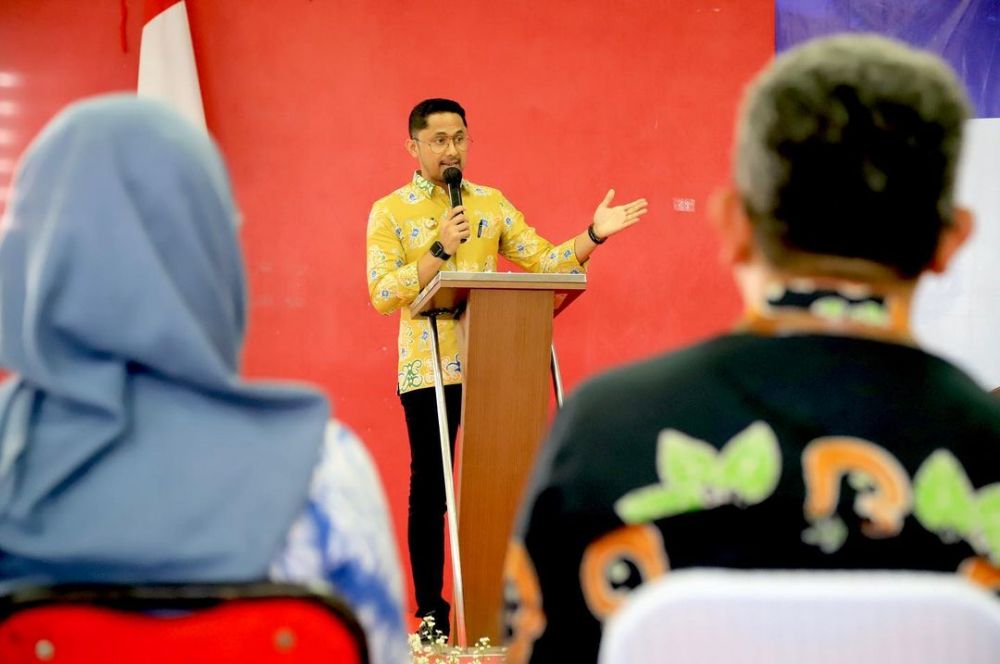 Bocah imut ini dulu pernah jadi pemulung sebelum sukses jadi pejabat, kini malah jualan roti