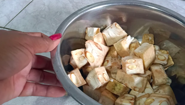 Nggak nyangka rebus nangka muda cuma 7 menit bisa empuk dan nggak hitam, triknya cuma pakai bahan ini