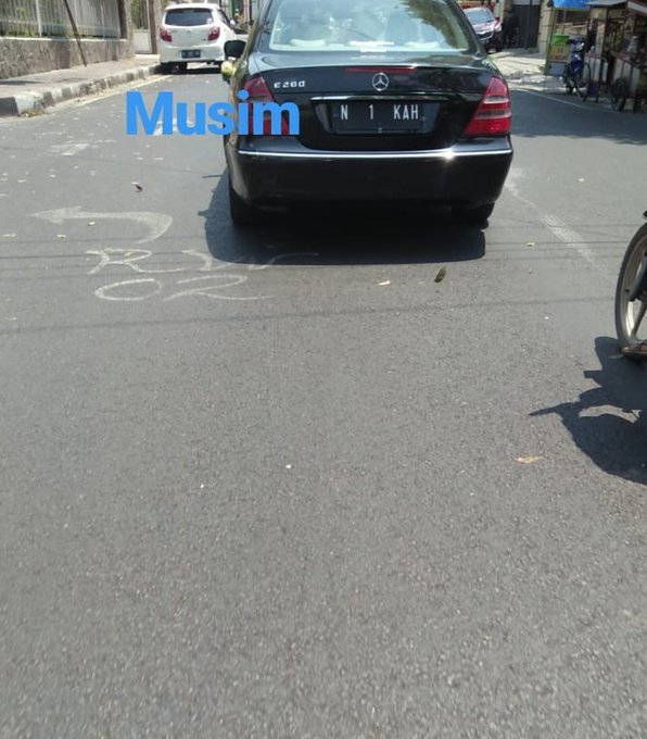 19 Pelat nomor kendaraan motor dan mobil milik warga +62 ini bikin ngakak, bakal jadi incaran polisi