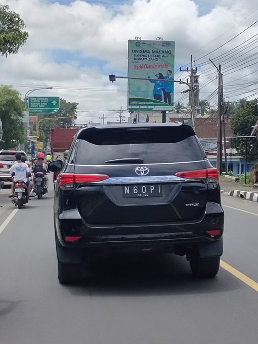 19 Pelat nomor kendaraan motor dan mobil milik warga +62 ini bikin ngakak, bakal jadi incaran polisi