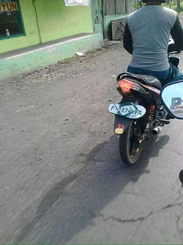 19 Pelat nomor kendaraan motor dan mobil milik warga +62 ini bikin ngakak, bakal jadi incaran polisi
