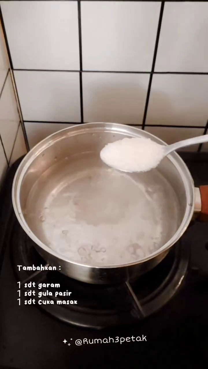 Sekarang jadi tahu kenapa menghilangkan pahit pare nggak harus diremas garam, coba cara rebus ini yuk