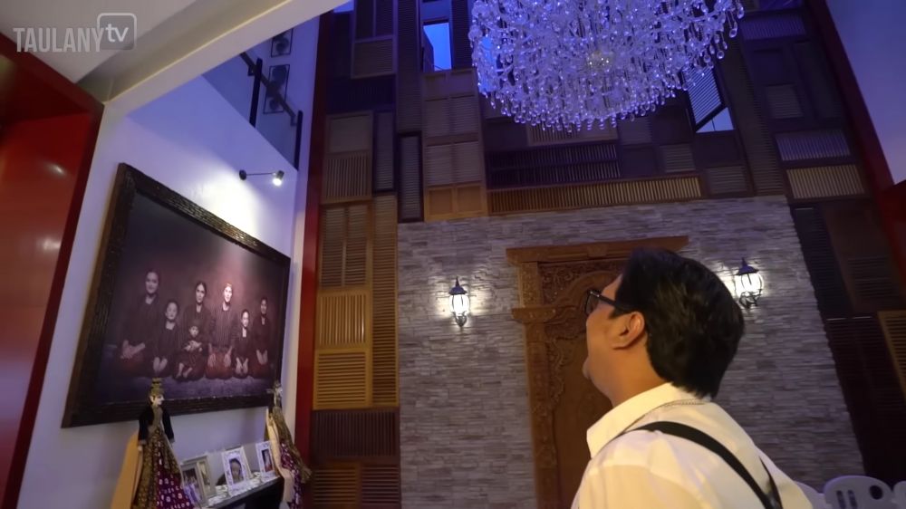 Dulu dicibir numpang hidup istri kini punya rumah Rp50 M, intip 13 potret hunian Andhika Pratama