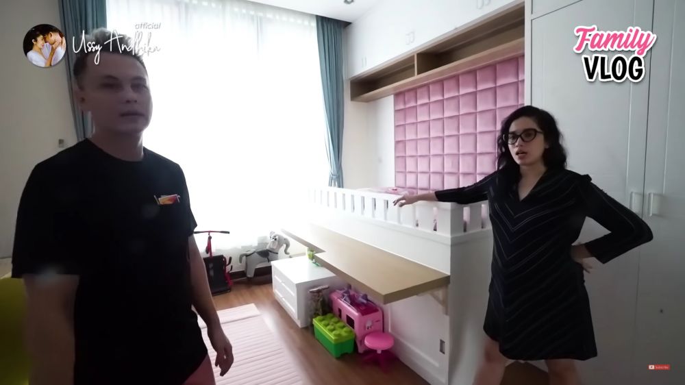 Dulu dicibir numpang hidup istri kini punya rumah Rp50 M, intip 13 potret hunian Andhika Pratama