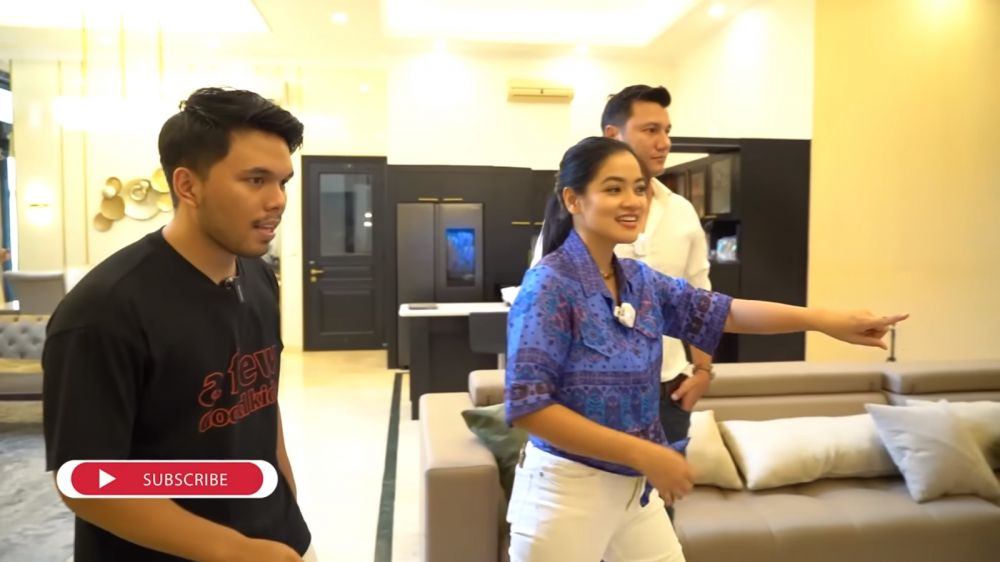 Dulu pernah hidup susah, 9 potret dapur Thariq Halilintar kini desainnya jadul tapi kulkasnya canggih