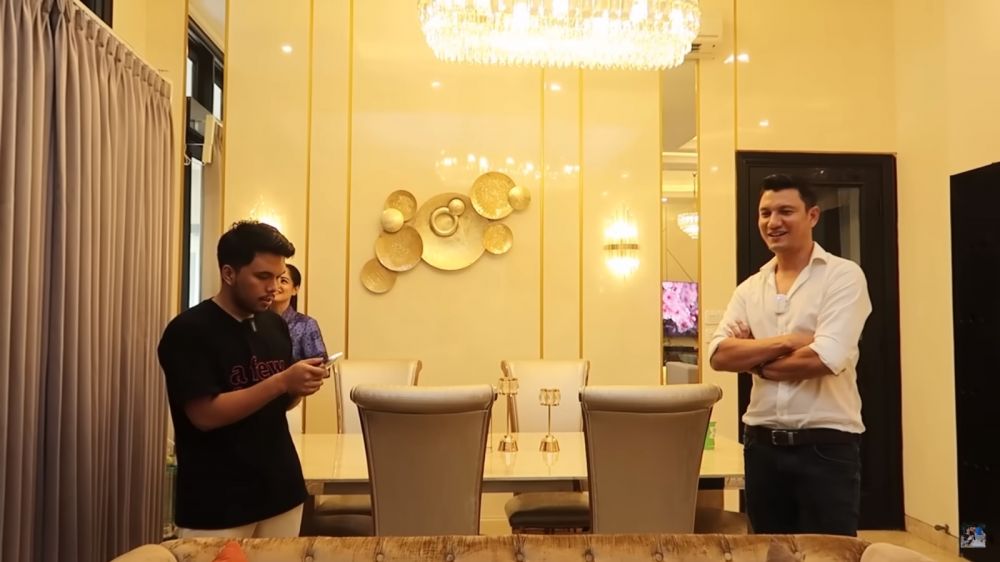 Dulu pernah hidup susah, 9 potret dapur Thariq Halilintar kini desainnya jadul tapi kulkasnya canggih